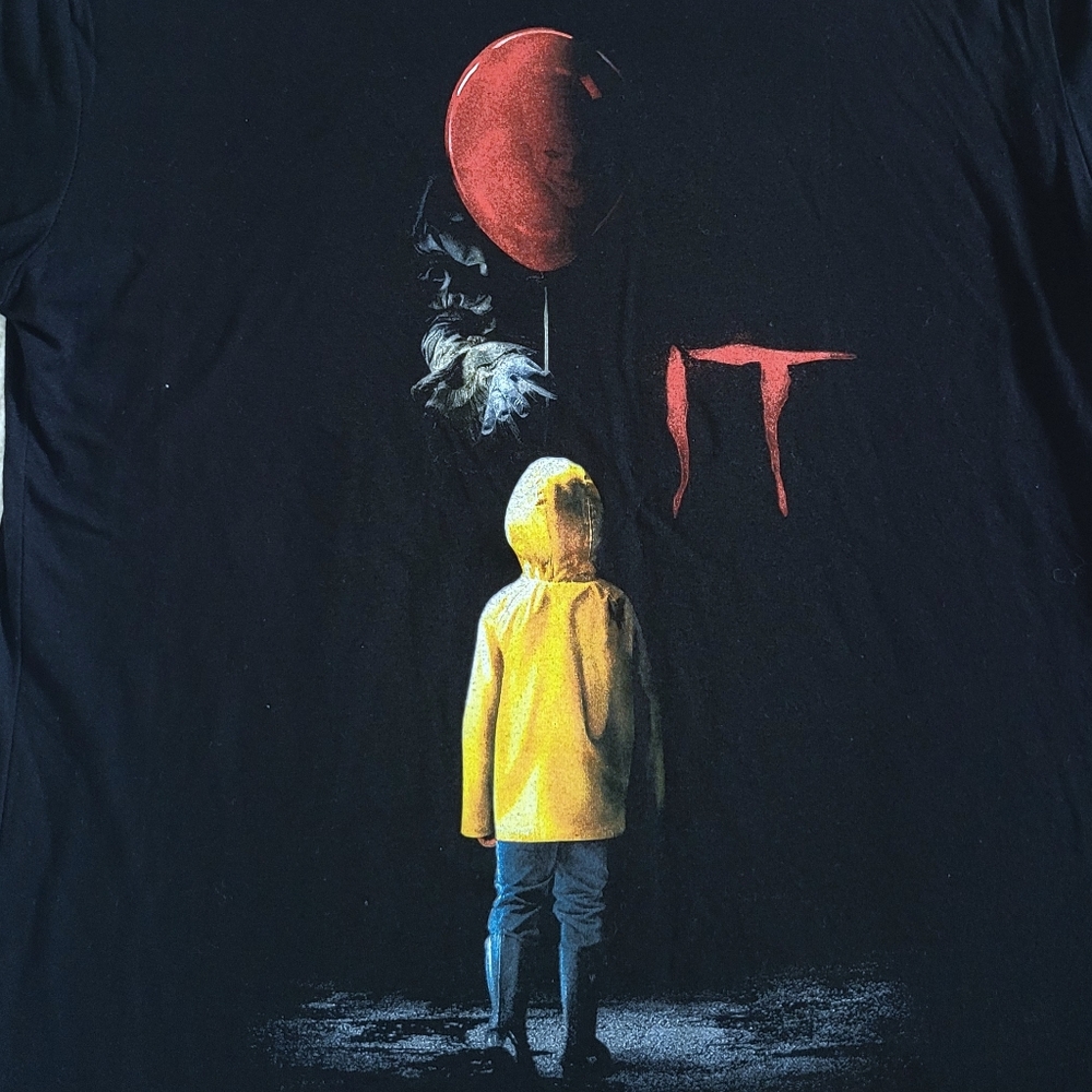 Stephen King's IT🕷 Graphic Tee👕 - NWOT - Picture 3 of 12